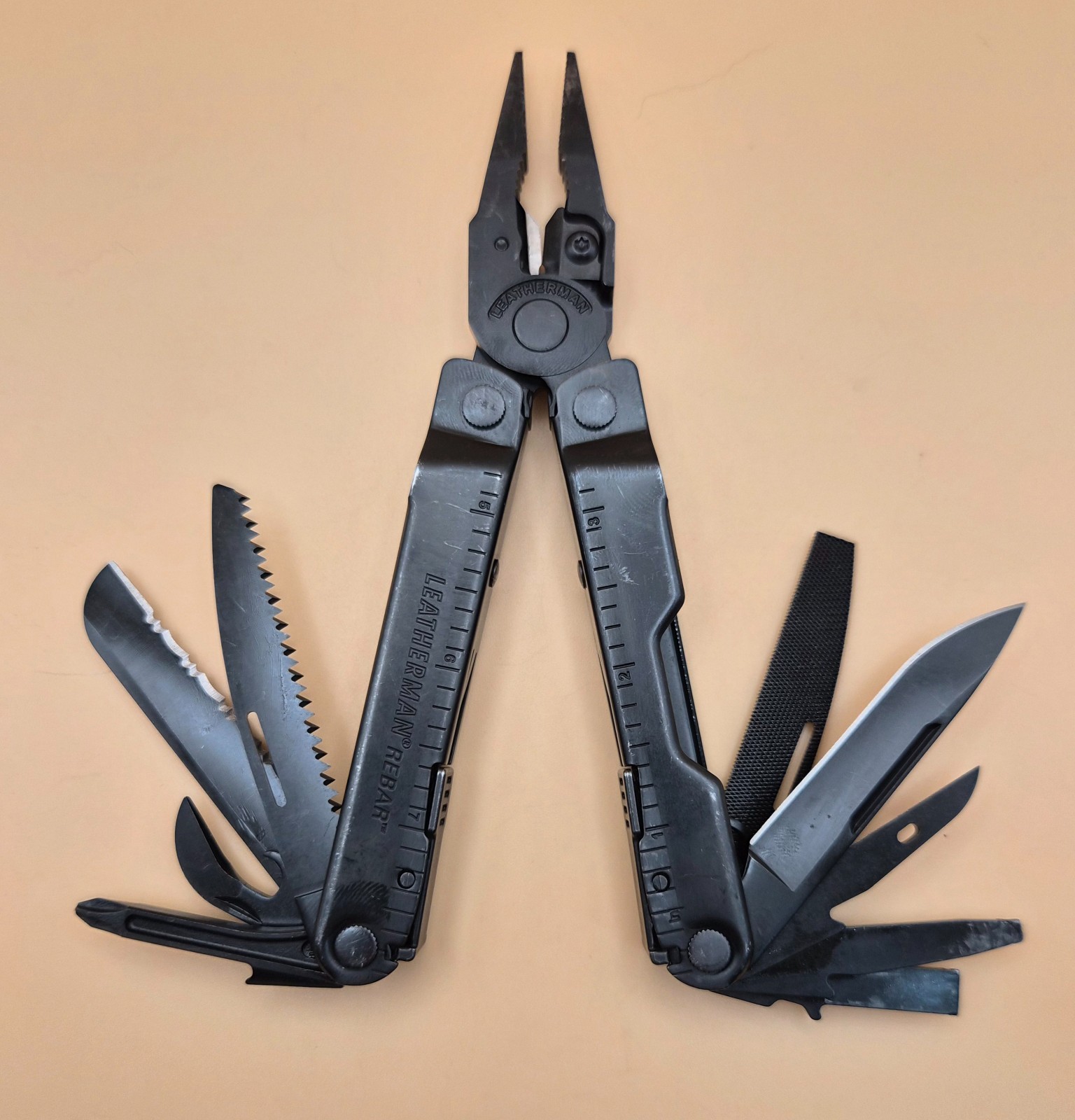 Leatherman REBAR Multi-Tool Black Oxide, includes Sheath – Good Condition (011)