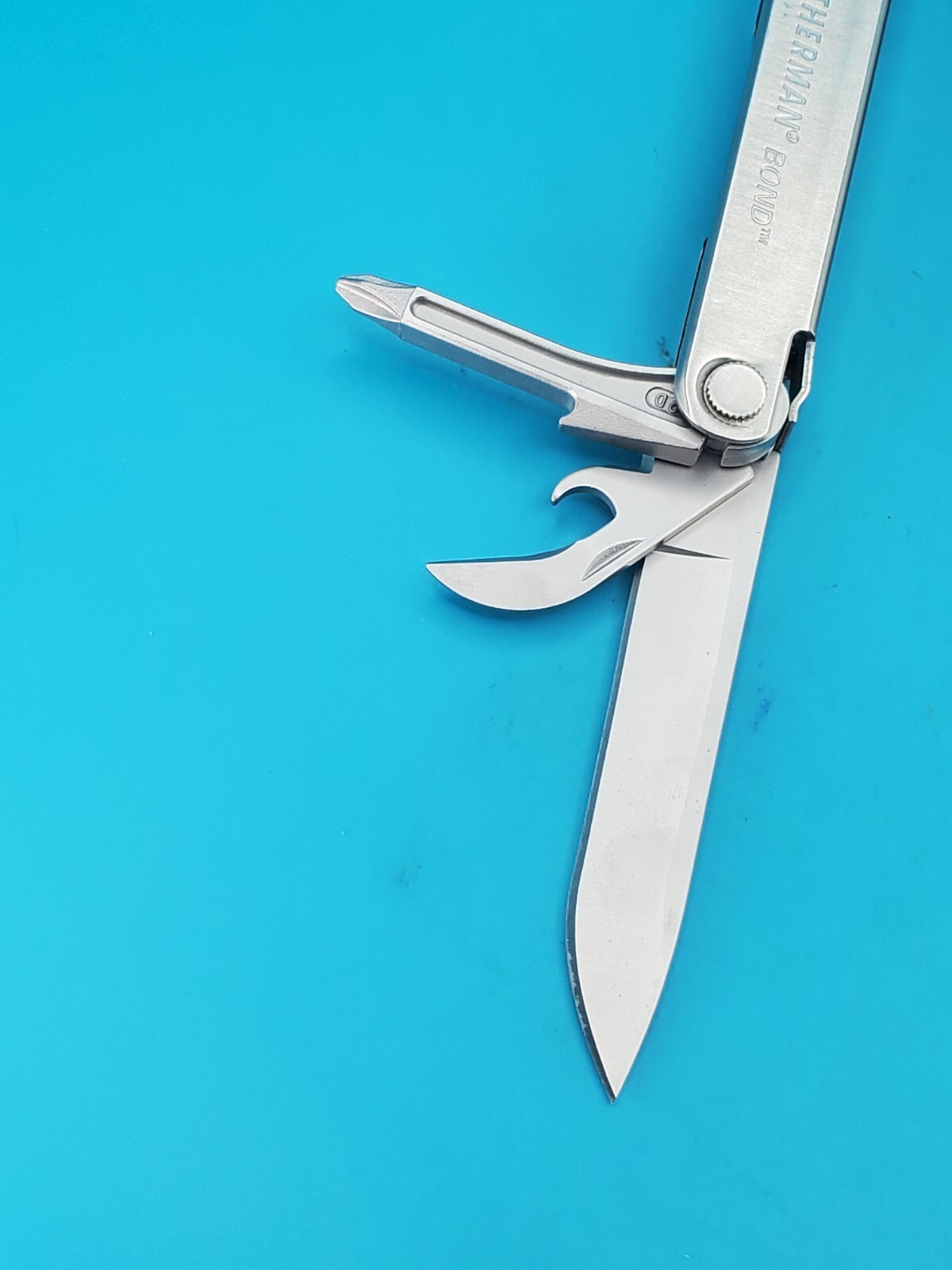 LEATHERMAN Bond Multitool, Stainless Steel Everyday Tool!