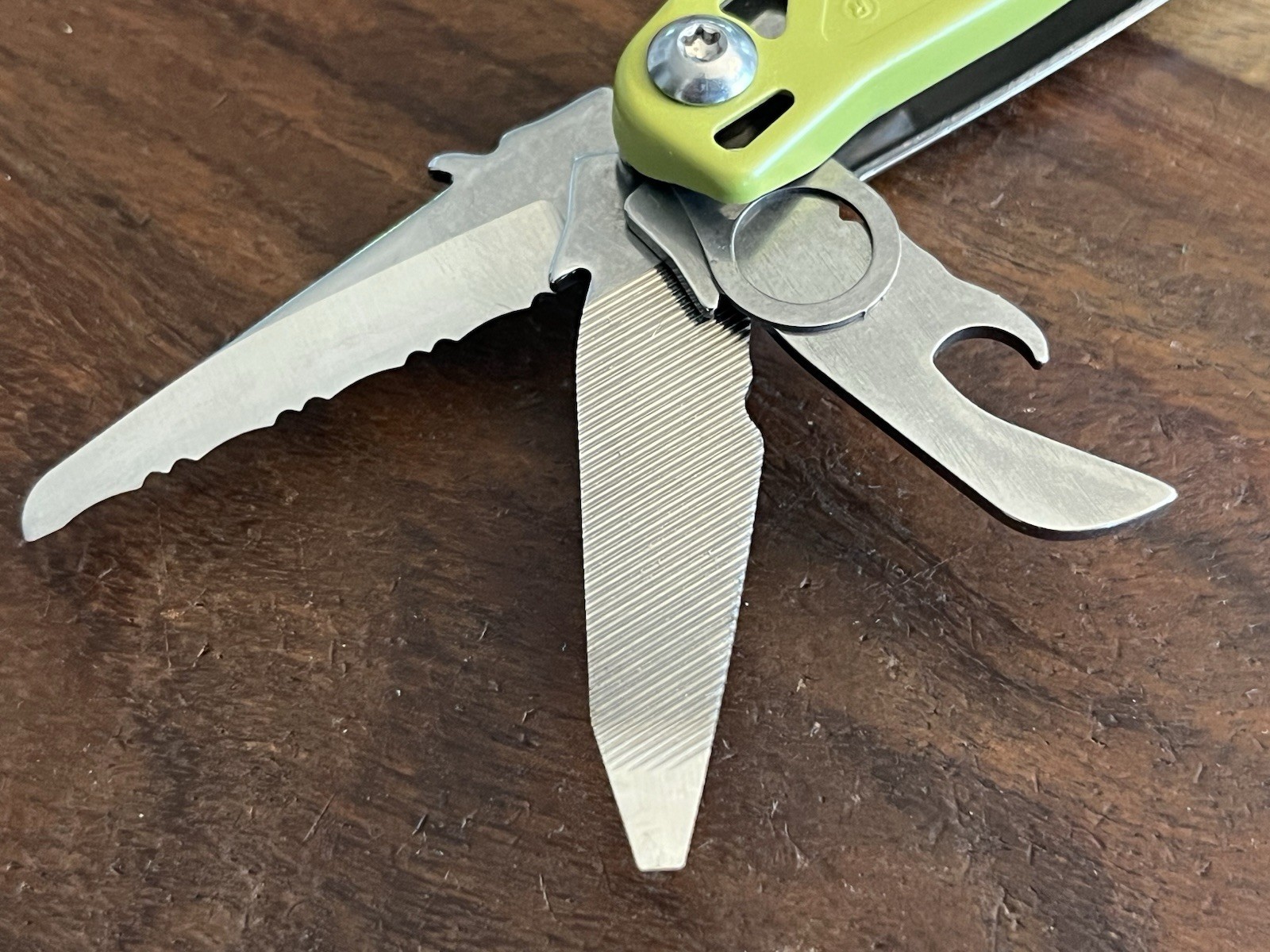 LEATHERMAN SIDEKICK® 14 Tool Stainless Steel Multi-Tool Green w/Nylon Sheath