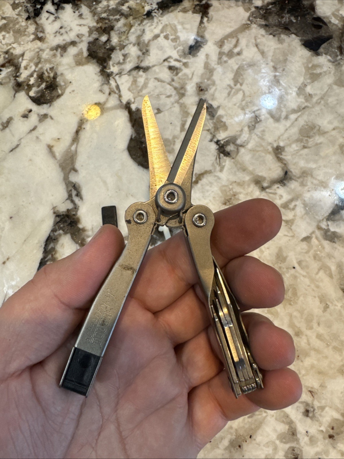 Schrade USA ST2 Multi-tool Tough Chip Compact / Mini Tool