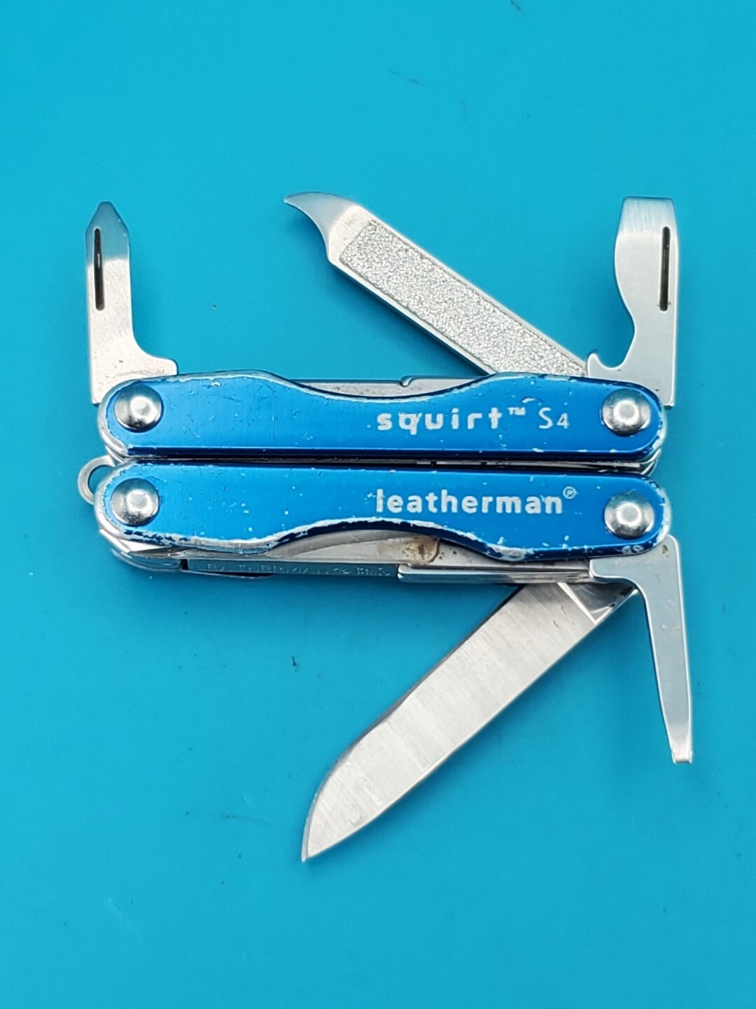 Leatherman “Squirt S4” Stainless Steel Multi Tool! BLUE!