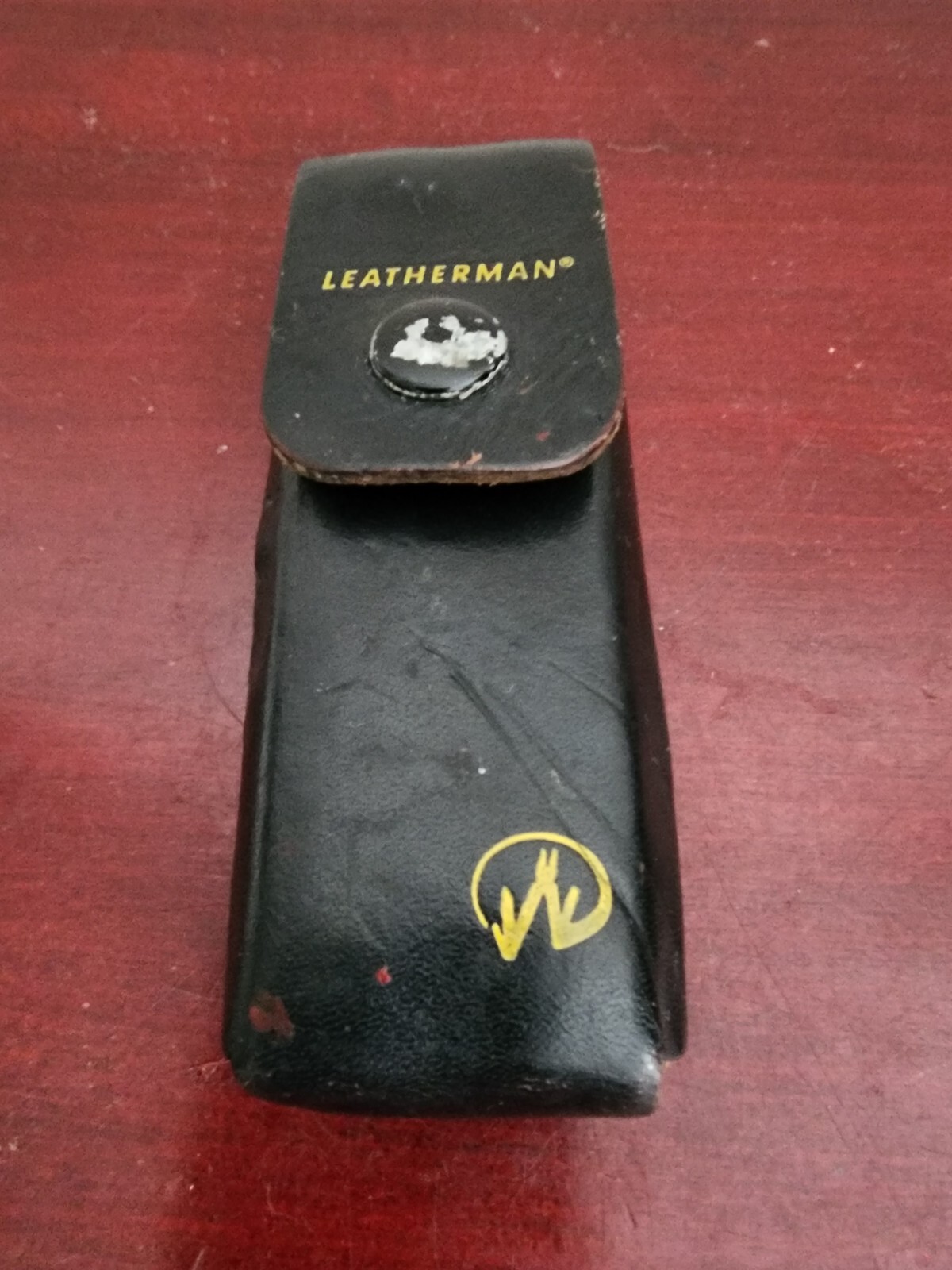 RETIRED 2008 COLLECTIBLE LEATHERMAN CORE 0908 MULTI-TOOL W/LEATHER SHEATH