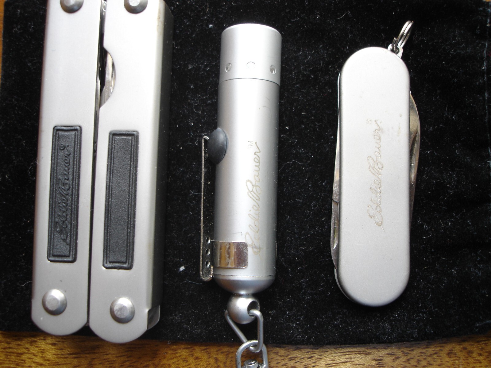 Eddie Bauer Travel Camping Multi-Tools +5 Manicure Set+3 & Led Light