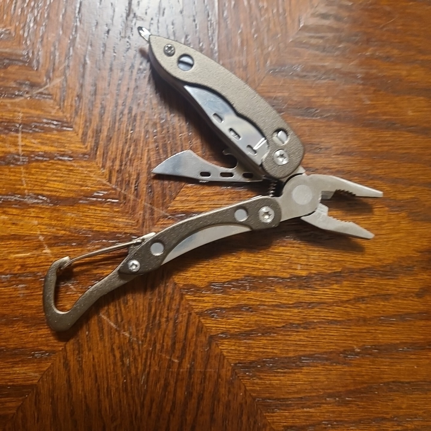 Hoffman Richter Mini Multi Tool Knife Bottle Phillips Serrated Plier