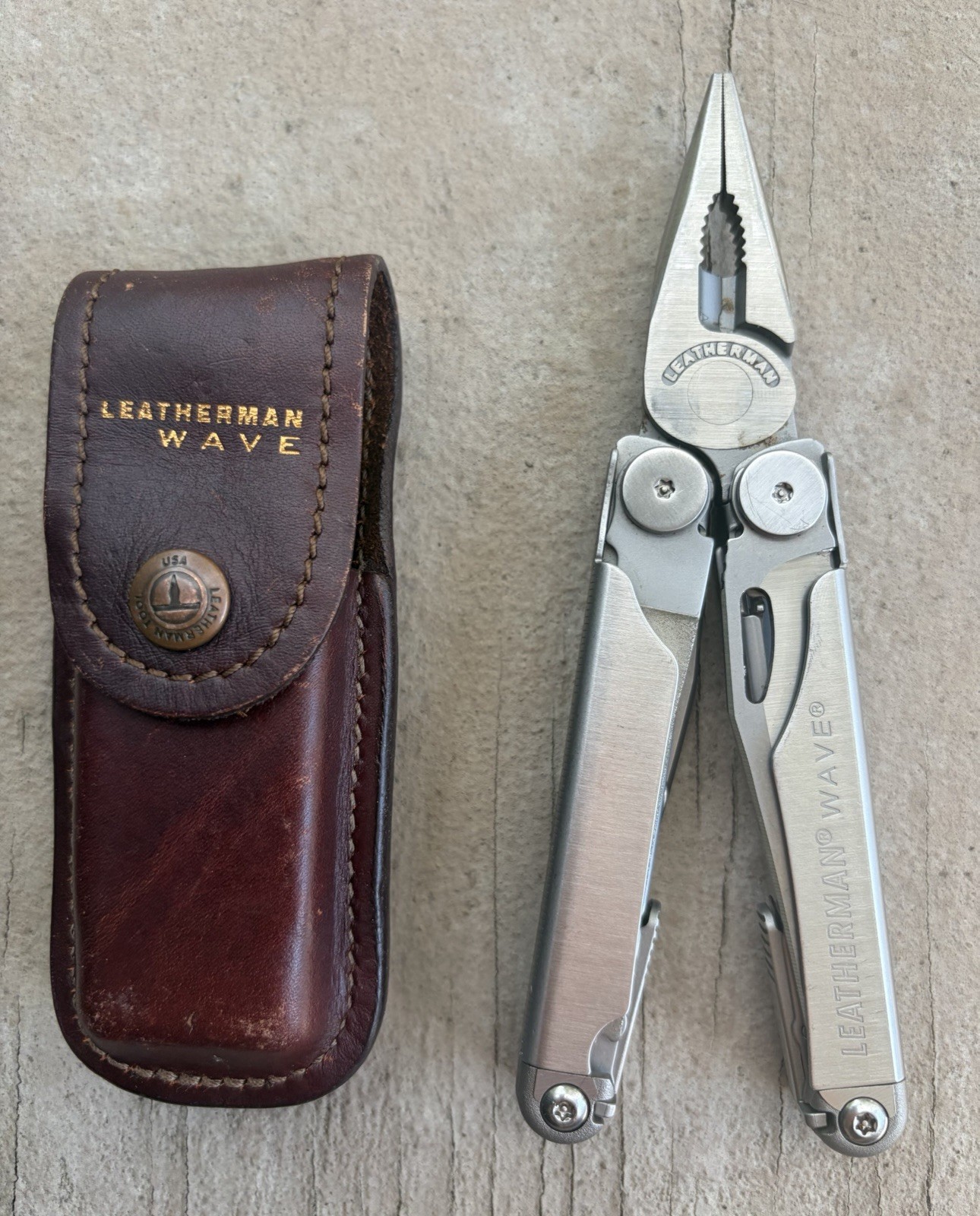 LEATHERMAN WAVE STAINLESS STEEL FOLDING MULTI TOOL IN LEATHER POUCH/CASE, EXC