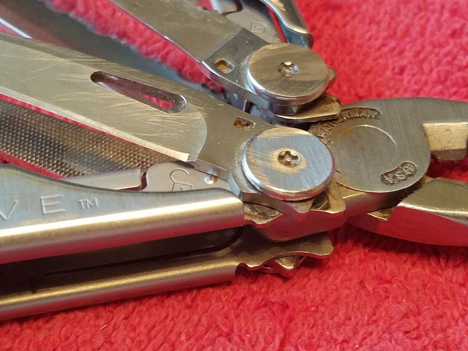 Leatherman “WAVE” Stainless Steel Multi Tool with Leather Sheath 1998 USA