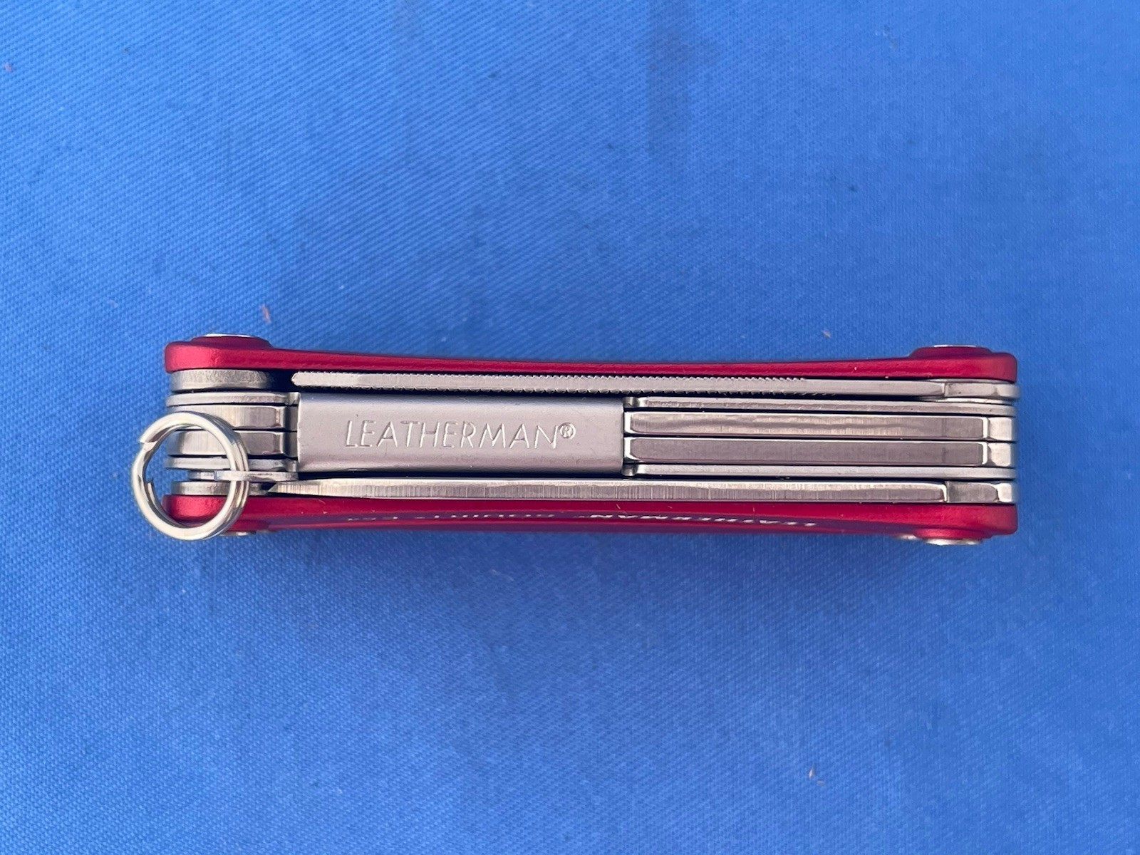 Leatherman Squirt ES4 Multi Tool Knife Wire Stripper New In The Box Red