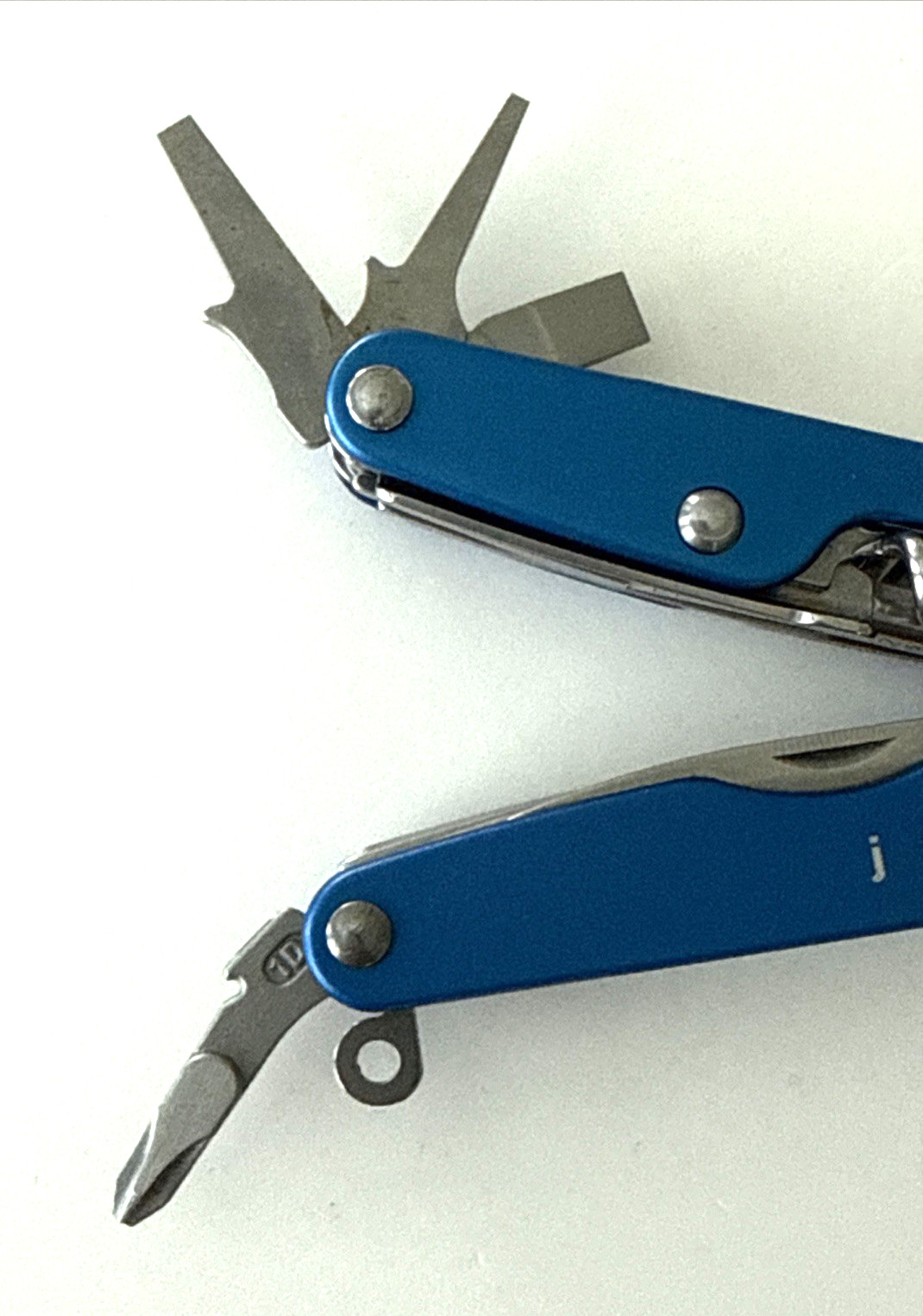 Leatherman Juice CS4 Multi-Tool Blue USA