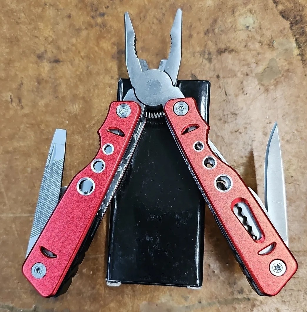 Heavy-duty Multi-tool Pliers (Red)