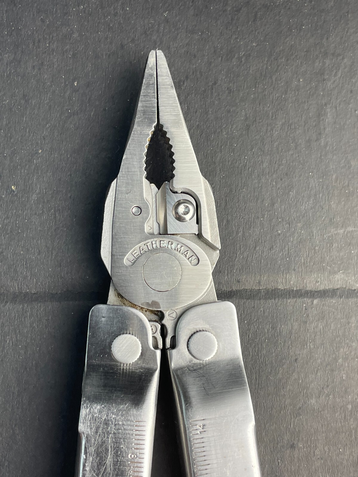 Leatherman Super Tool 300 Multi-Tool Supertool Pocket Knife Pliers File Saw