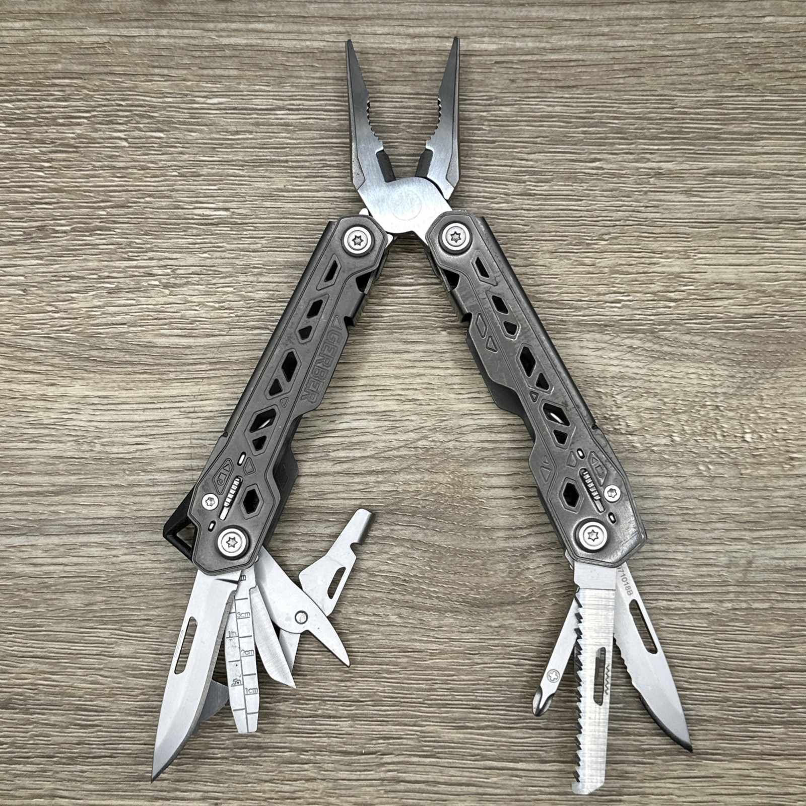 Gerber Truss Multi-Tool Pliers Knife Folding EDC FAST SHIPPING!