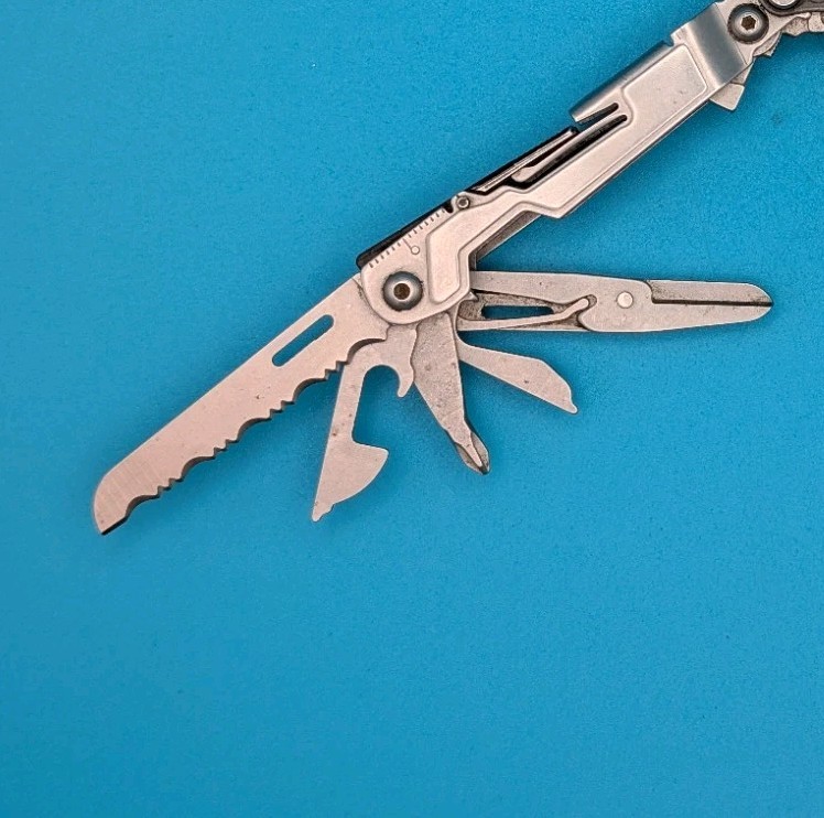SOG PowerPint Tool Compact Lightweight Silver Multi-Tool!