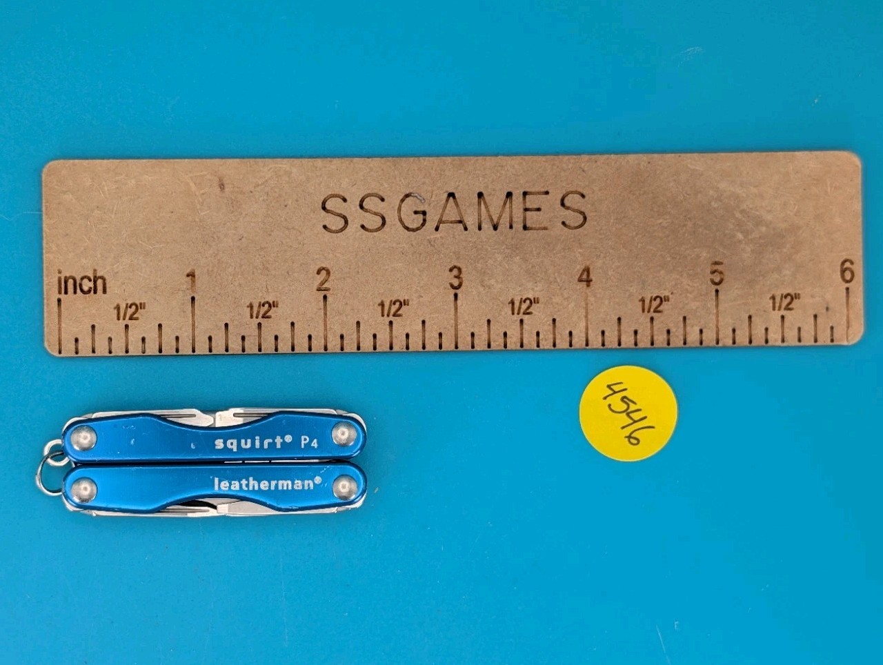 Leatherman Squirt P4 Multi-Tool, Key Ring, Retired, BLUE!