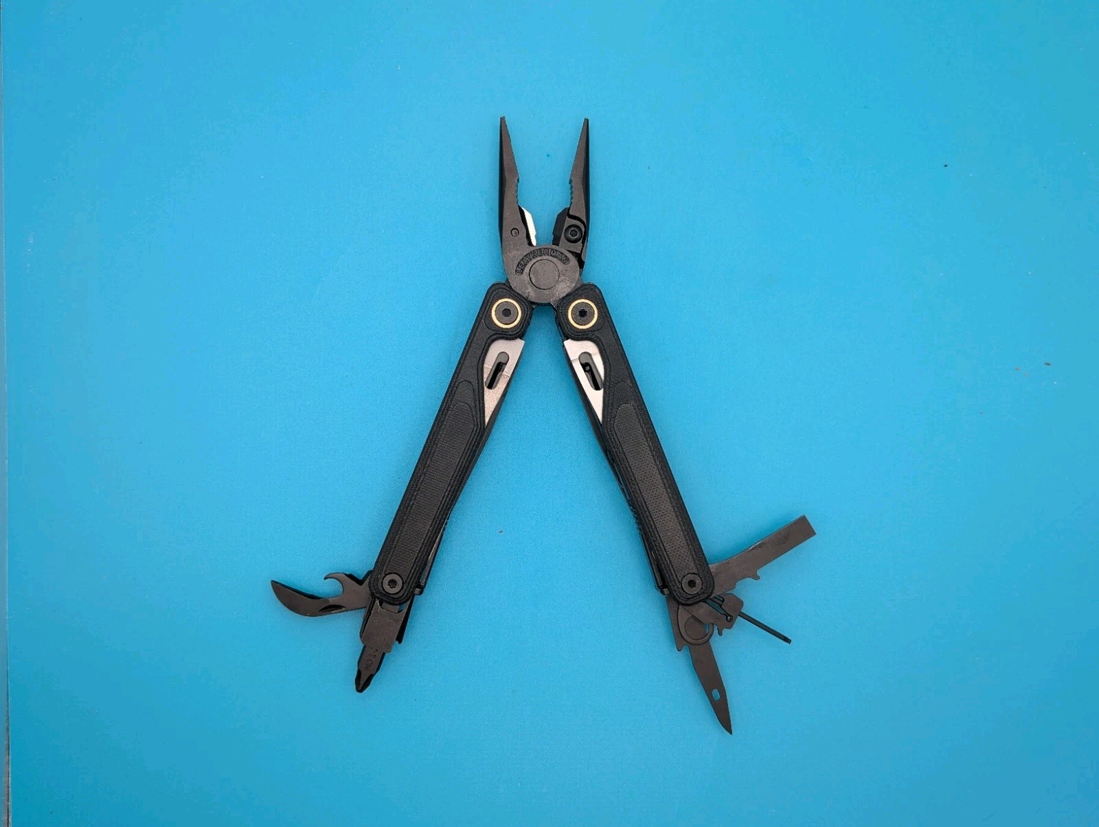 Leatherman Wave Alpha Multi-Tool! FAST SHIPPING! OBSIDIAN! MAGNACUT BLADE!
