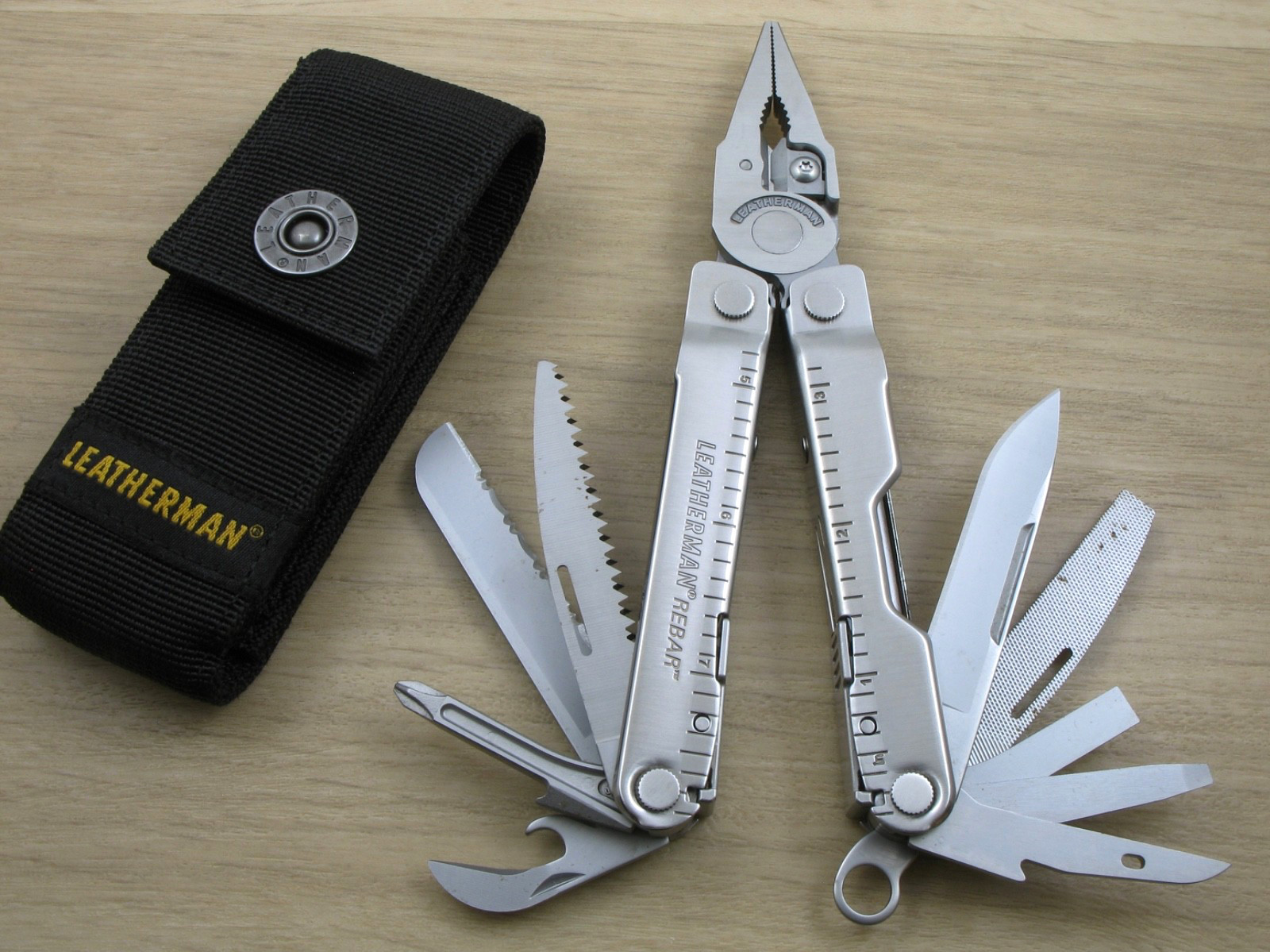 Leatherman REBAR Multi-Tool, Knife, Stainless, w/Nylon Sheath, USA – Excellent