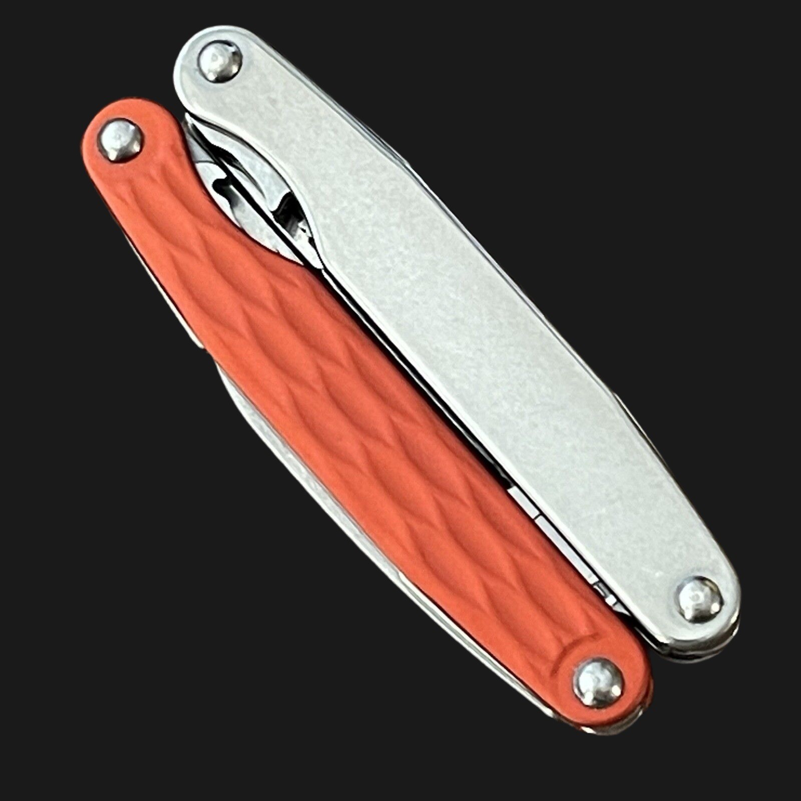 Leatherman Juice S2 Cinnabar Orange multitool with ballistic nylon sheath