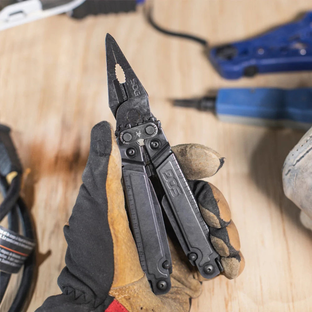 Sog Poweraccess Assist Multi Tool Black
