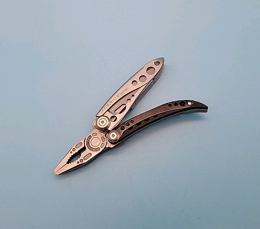 Leatherman FREESTYLE Multi-Tool – Dated 0513 – Pliers, Knife – DISCONTINUED