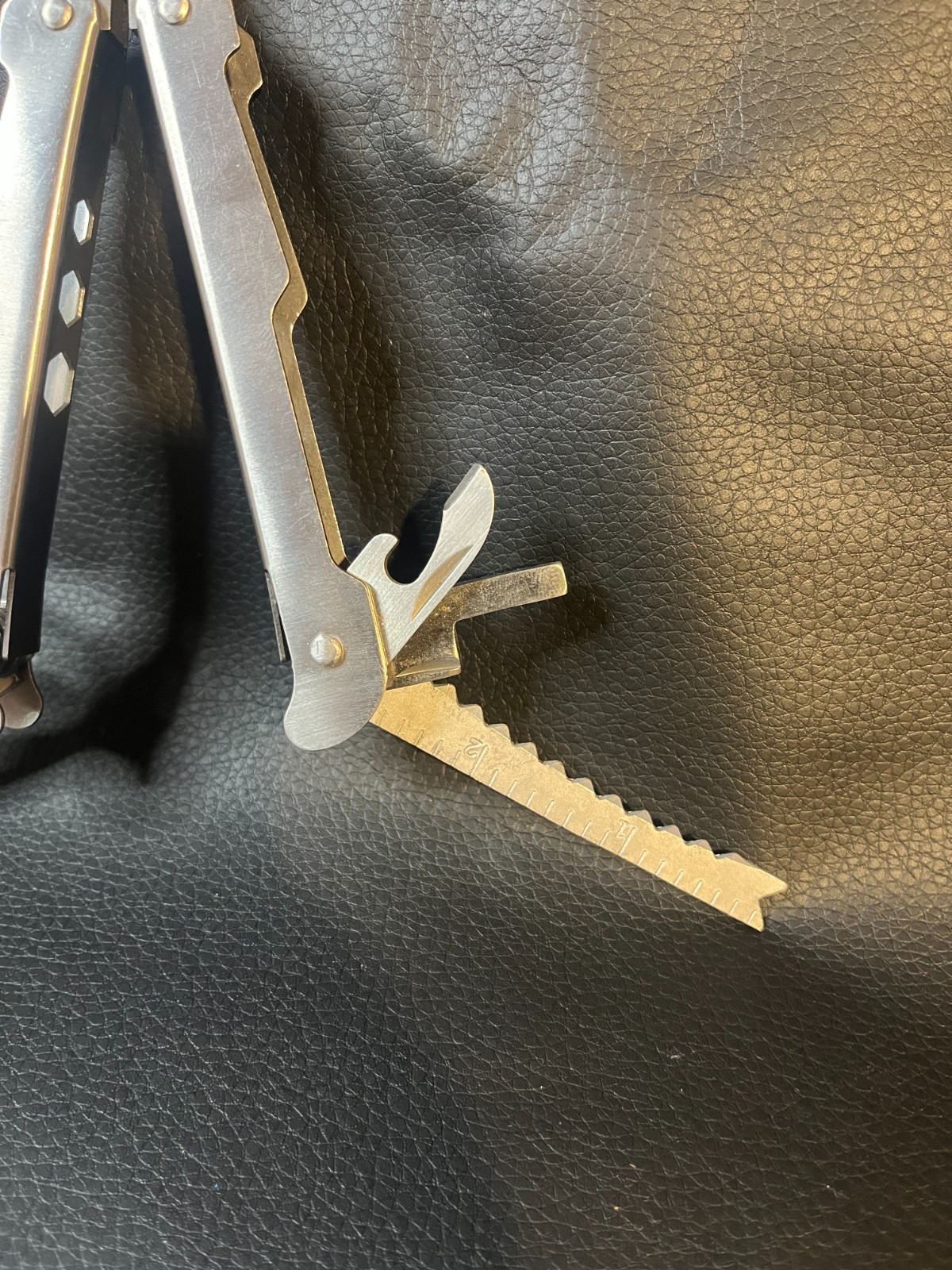 UNBRANDED STAINLESS STEEL MULTI TOOL PILERS KNIFE SCALER SCREWDRIVER