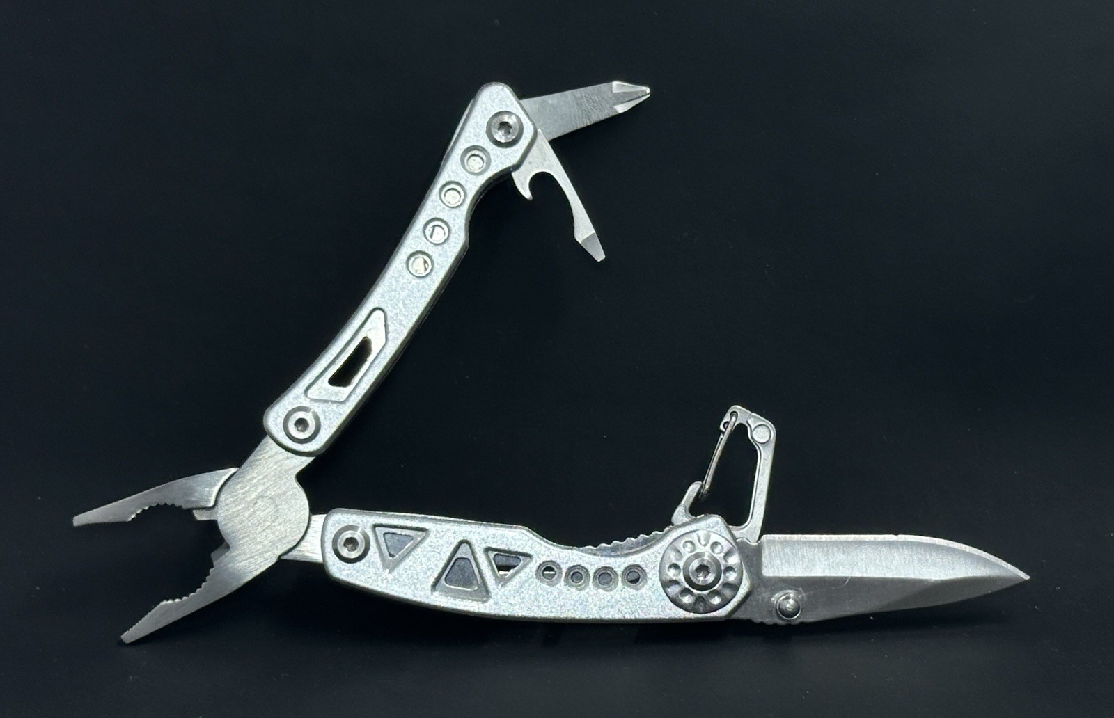Columbia 9 Function Multi-Tool New Condition Pliers, Knife, Screw Drivers