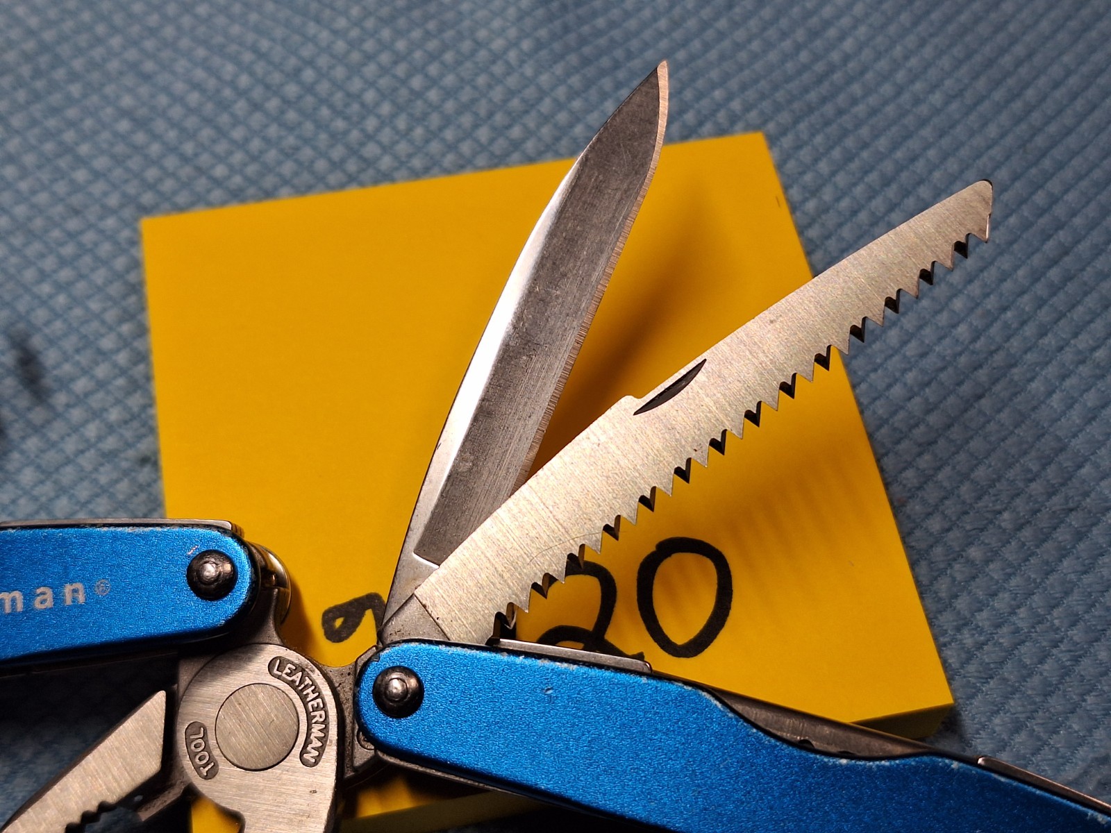 1 Leatherman BLUE CS4 JUICE Multi Tool FISHING Excellent LOC 2020