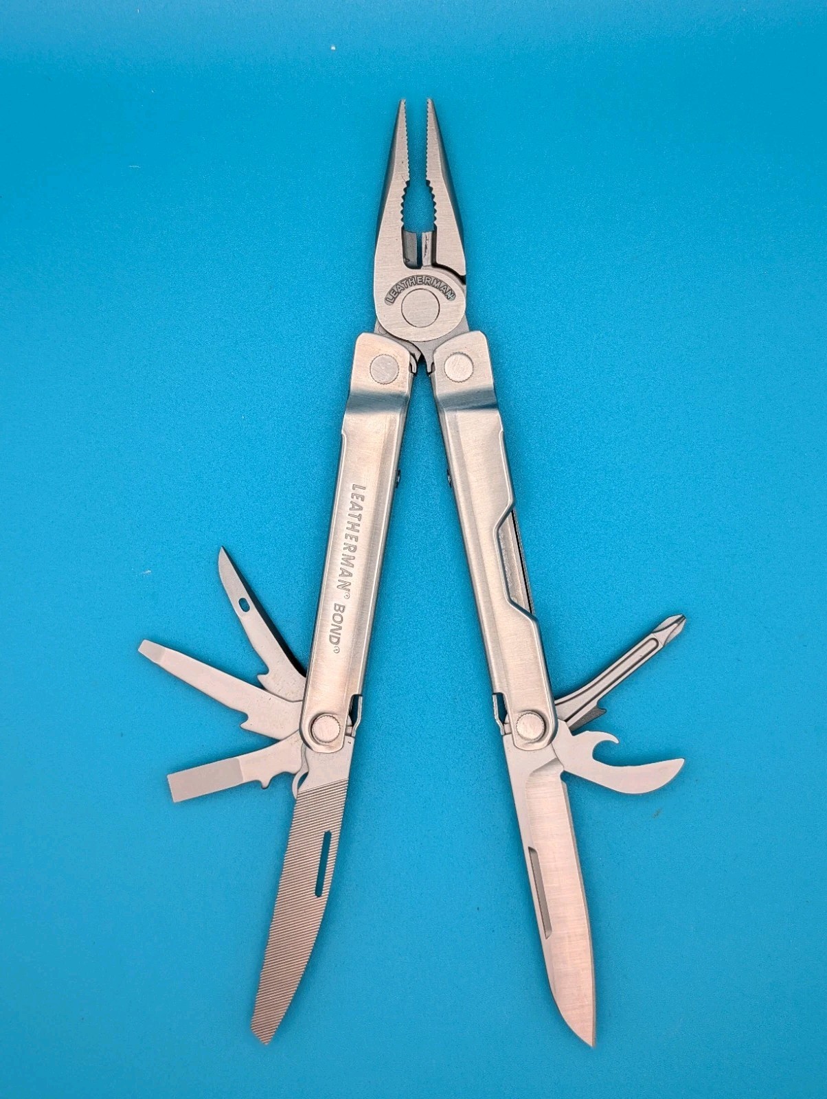 LEATHERMAN Bond Multitool, Stainless Steel Everyday Tool!
