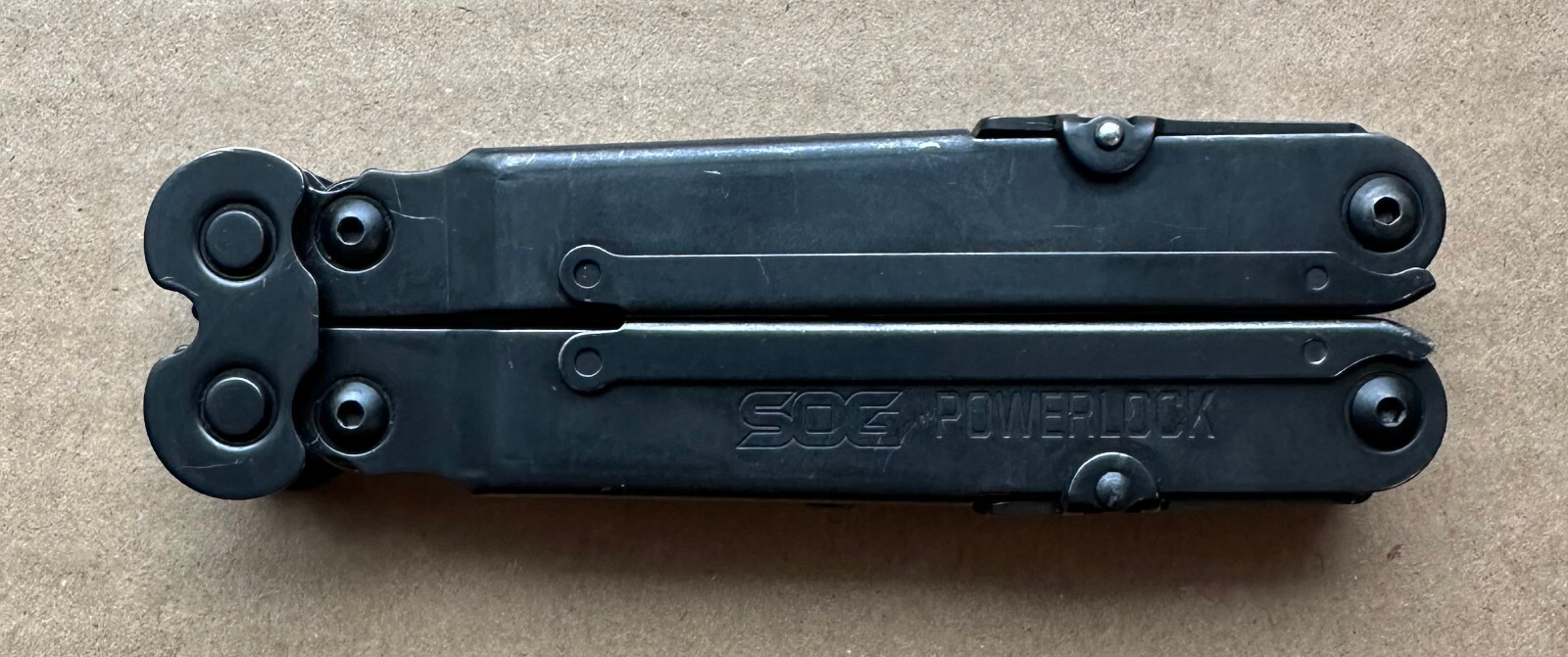 SOG POWERLOCK Multi-Tool