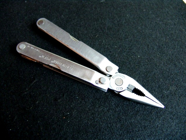 LEATHERMAN PST II -08-01-MULTI TOOL-w/LEATHER LEATHERMAN CASE-RETIRED COLLCTBLE