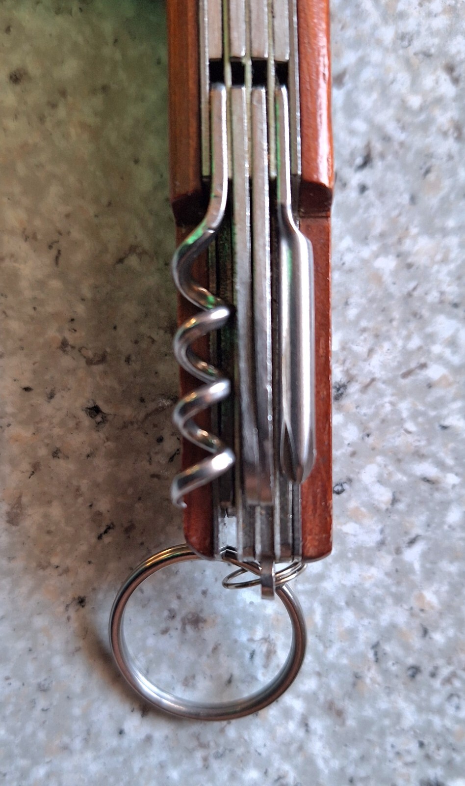 Multi Tool Pocketknife (9 Tool) – Jasper National Park w/Grizzly Bear Emblem