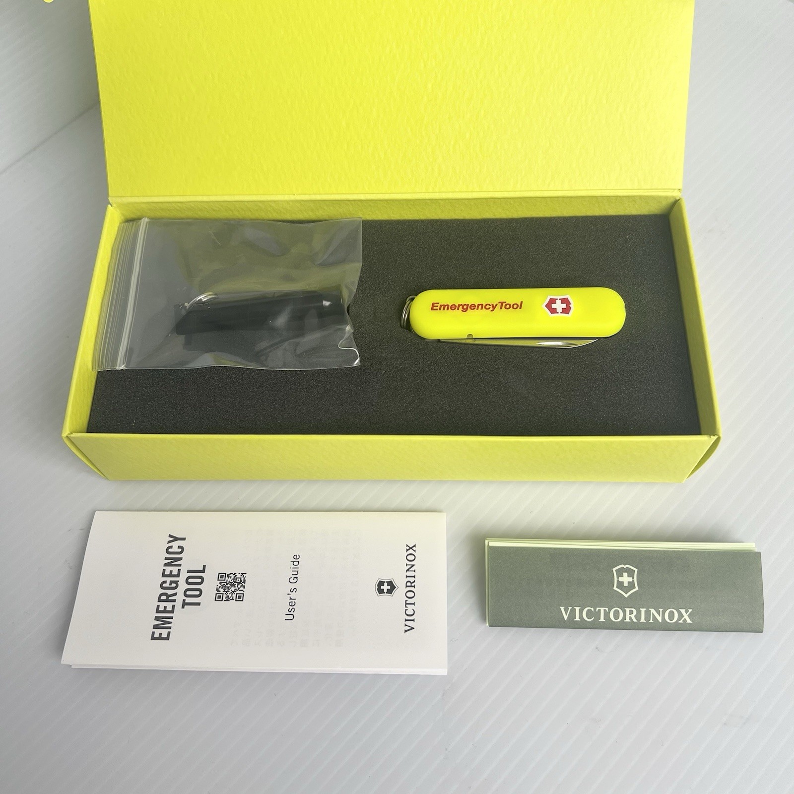 VICTORINOX Signature Lite Multi-Tool Knife 9 Functions Swiss Army Outdoor Campin