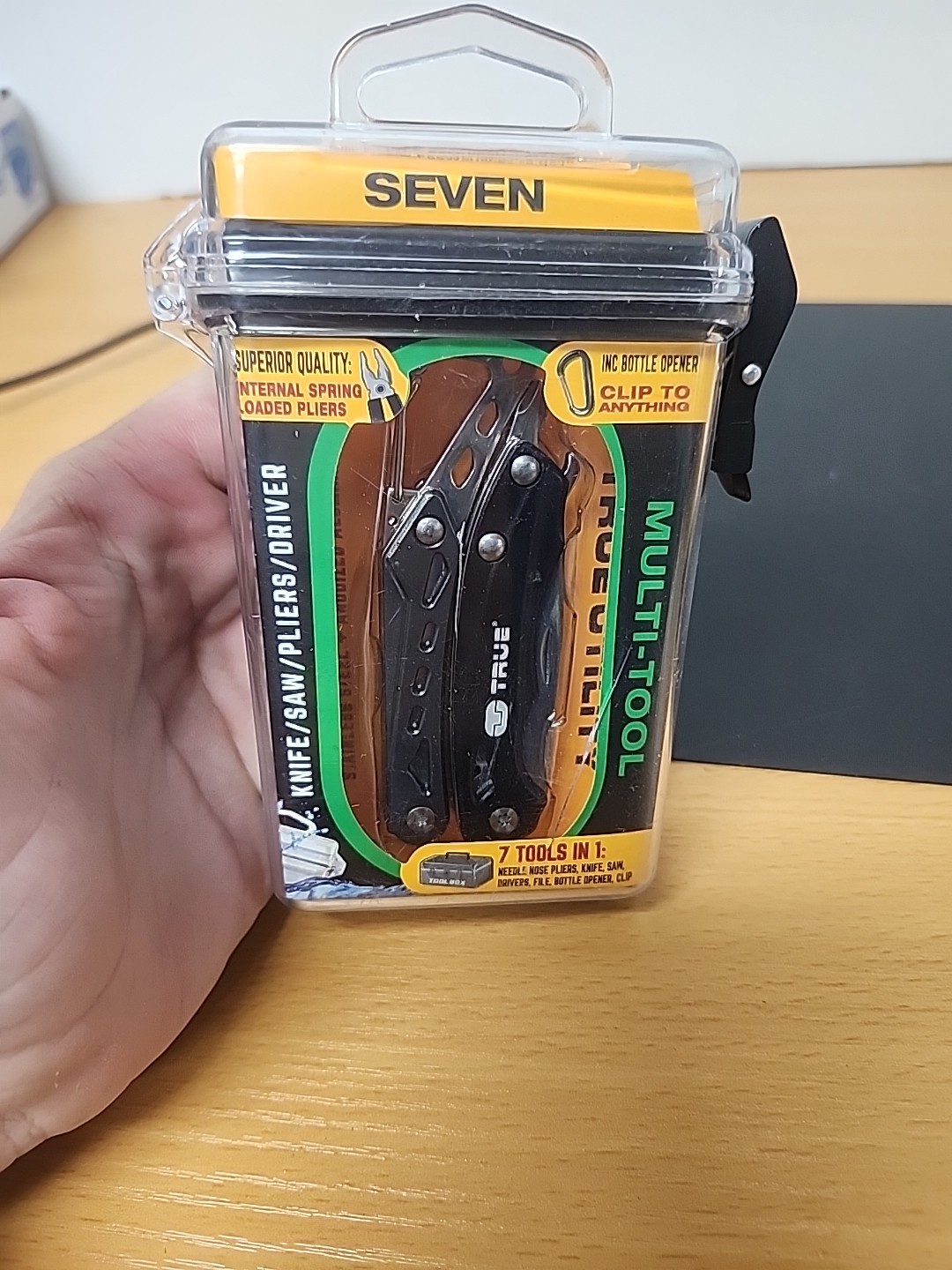 TRUE UTIITY SEVEN TU180 Multiitool With Case