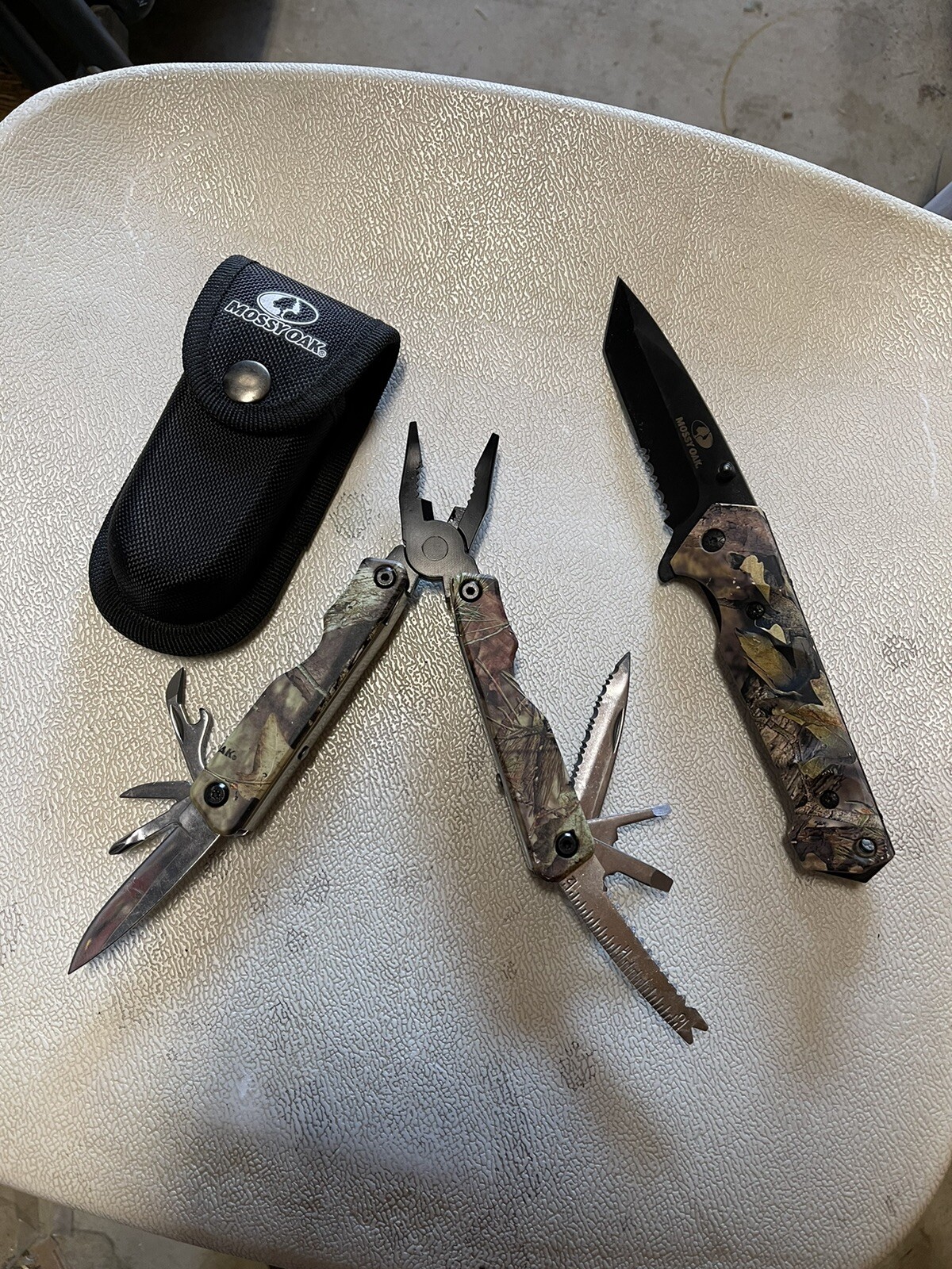 MOSSY OAK 13 in 1 Folding Pocket Multi-Tool with sheath/case And Knife
