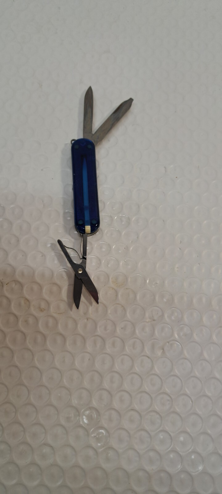 VICTORINOX CLASSIC SD 58MM SWISS ARMY KNIFE POCKET KEYCHAIN TRANSLUCENT blue