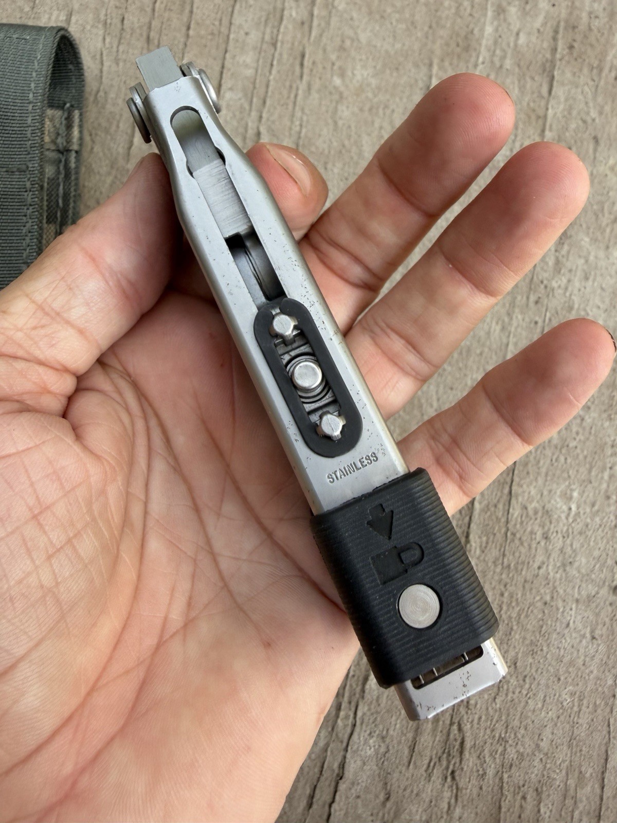 GERBER MP600 BLUNT NOSE SILVER MULTITOOL W/ACU SHEATH, EXCELLENT OVERALL