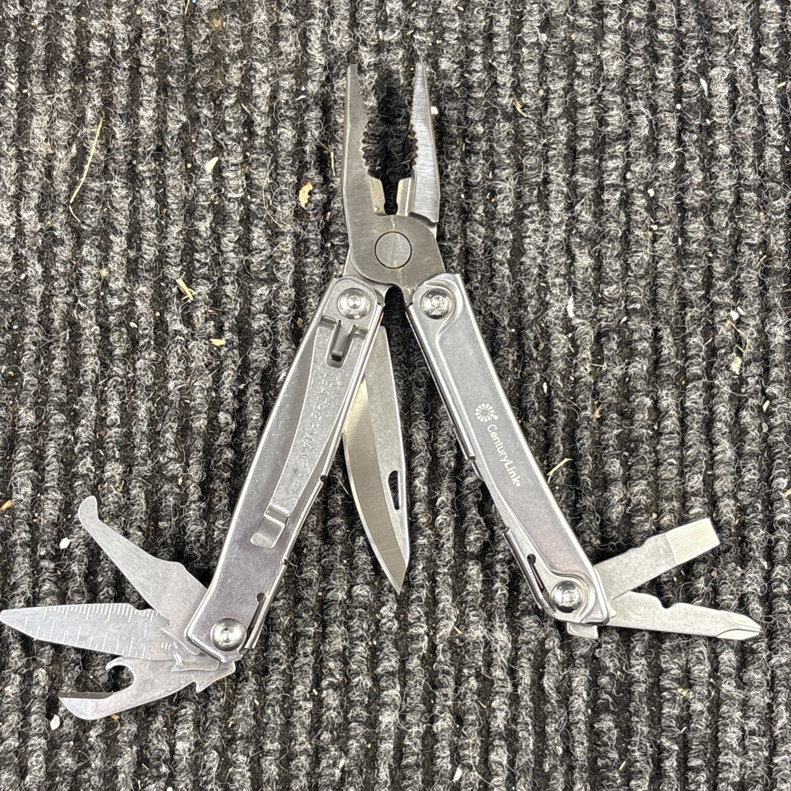 Leatherman Rev 3.8″ Multi-Tool, Stainless! USED (047)