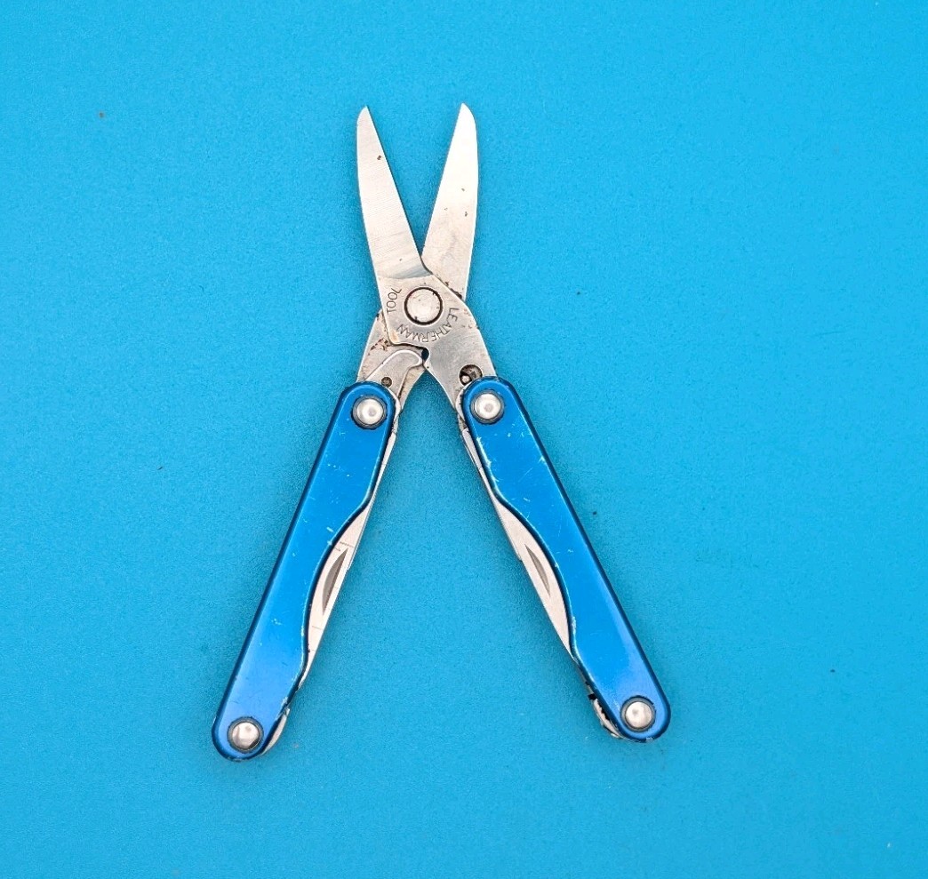 Leatherman Squirt S4 Multi-Tool, Key Ring, Retired, BLUE!