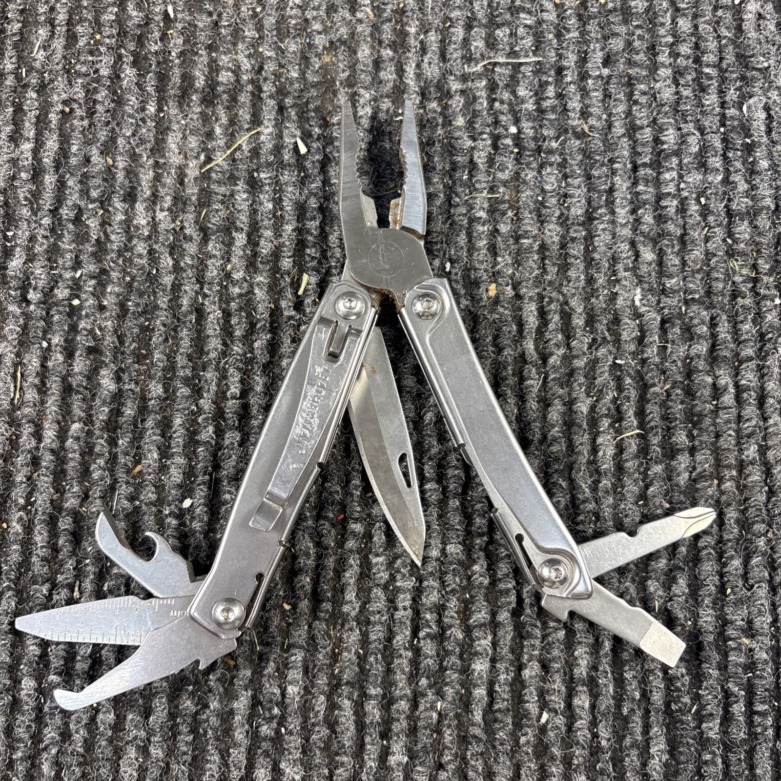 Leatherman Rev 3.8″ Multi-Tool, Stainless! USED (049)