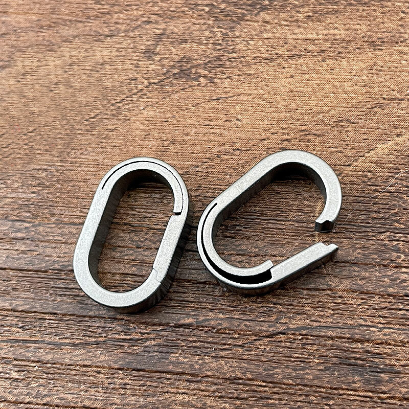 Outdoor TC4 TitaniumBelt Key Chain Carebiner Pendant Connector Buckle EDC Tool