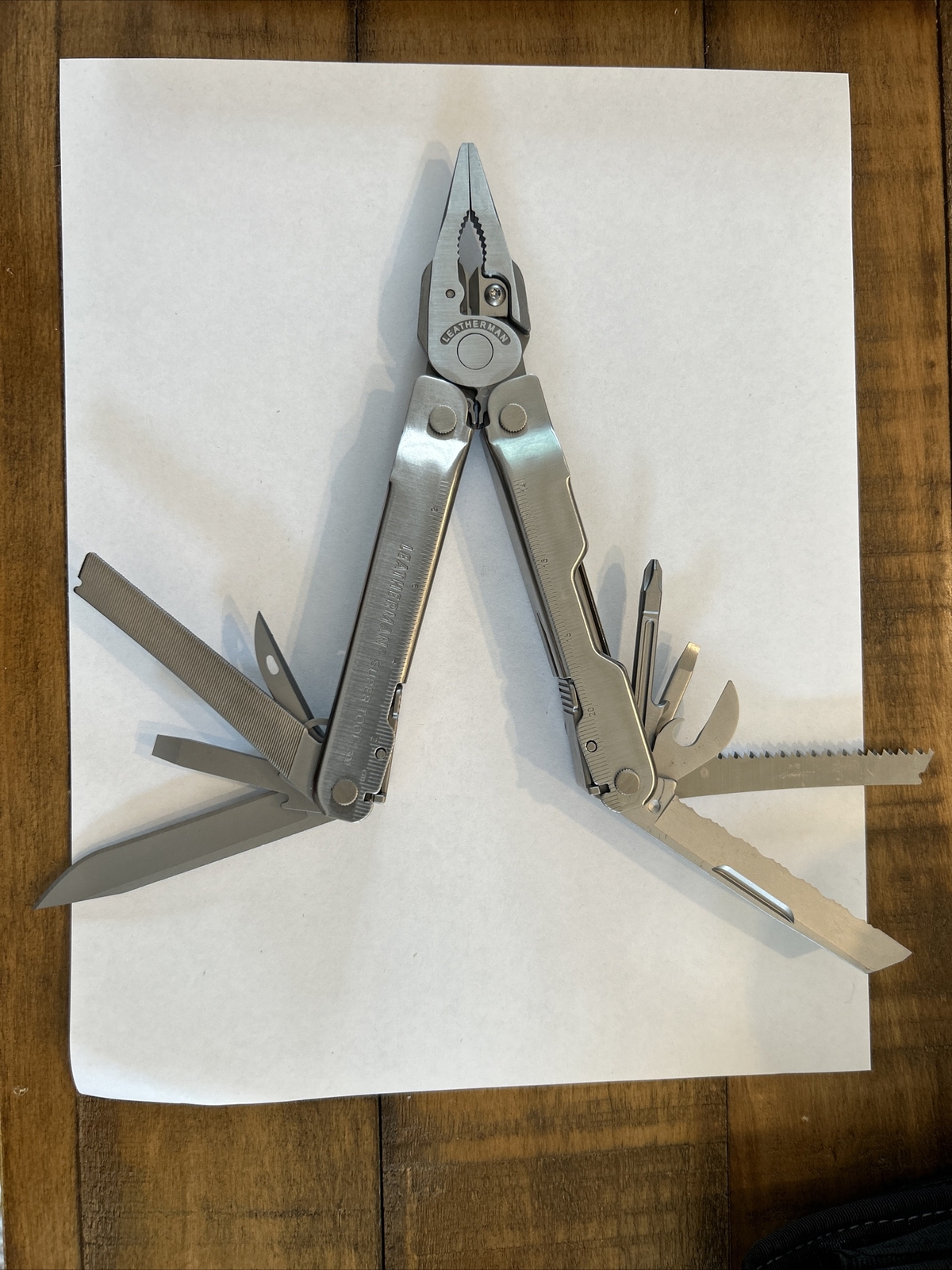 Leatherman – Original Super Tool 300 (Date Stamped 02/11). *NEW IN BOX w/sheath*