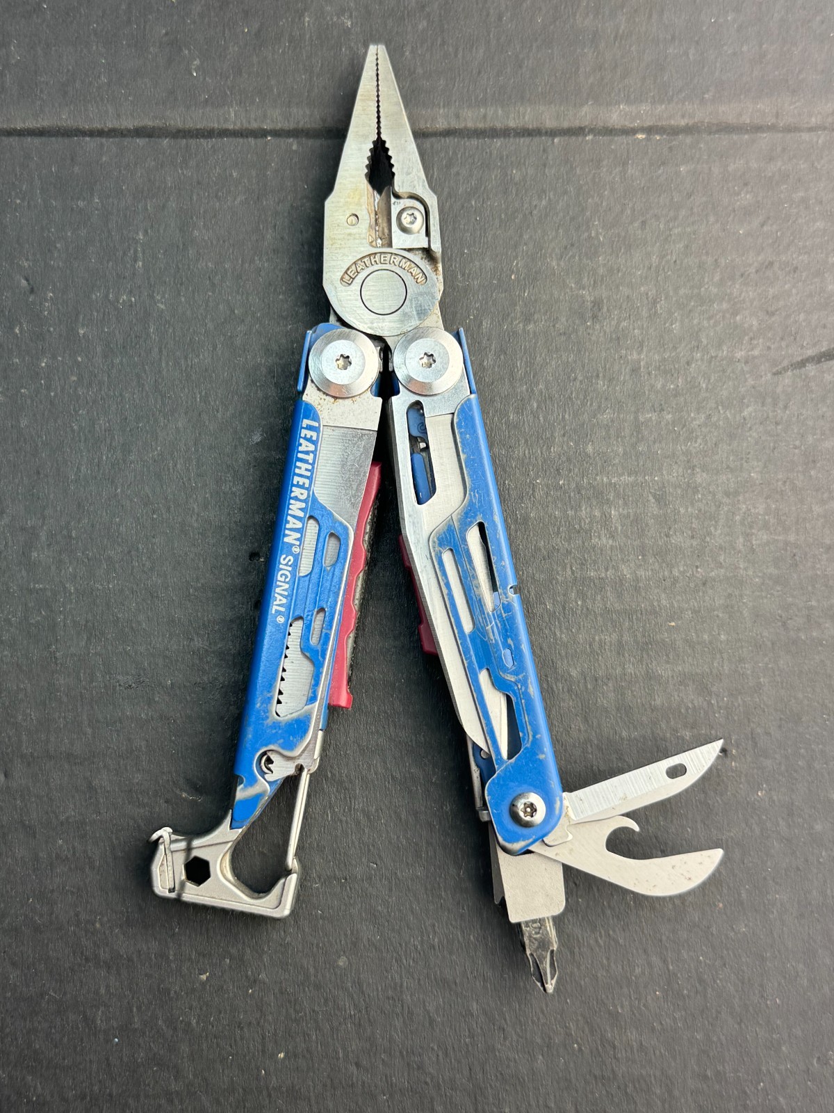 Leatherman Signal Multi-Tool Stainless – Various Colors
