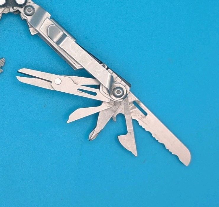 SOG PowerPint Tool Compact Lightweight Silver Multi-Tool!
