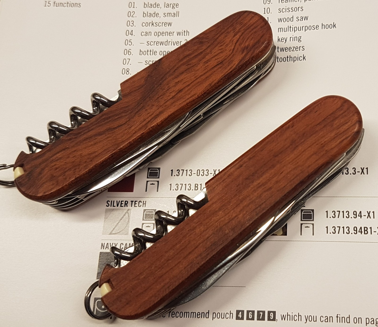 Victorinox Swiss Army Knife HUNTSMAN Walnut WOOD NEW old stock NO box
