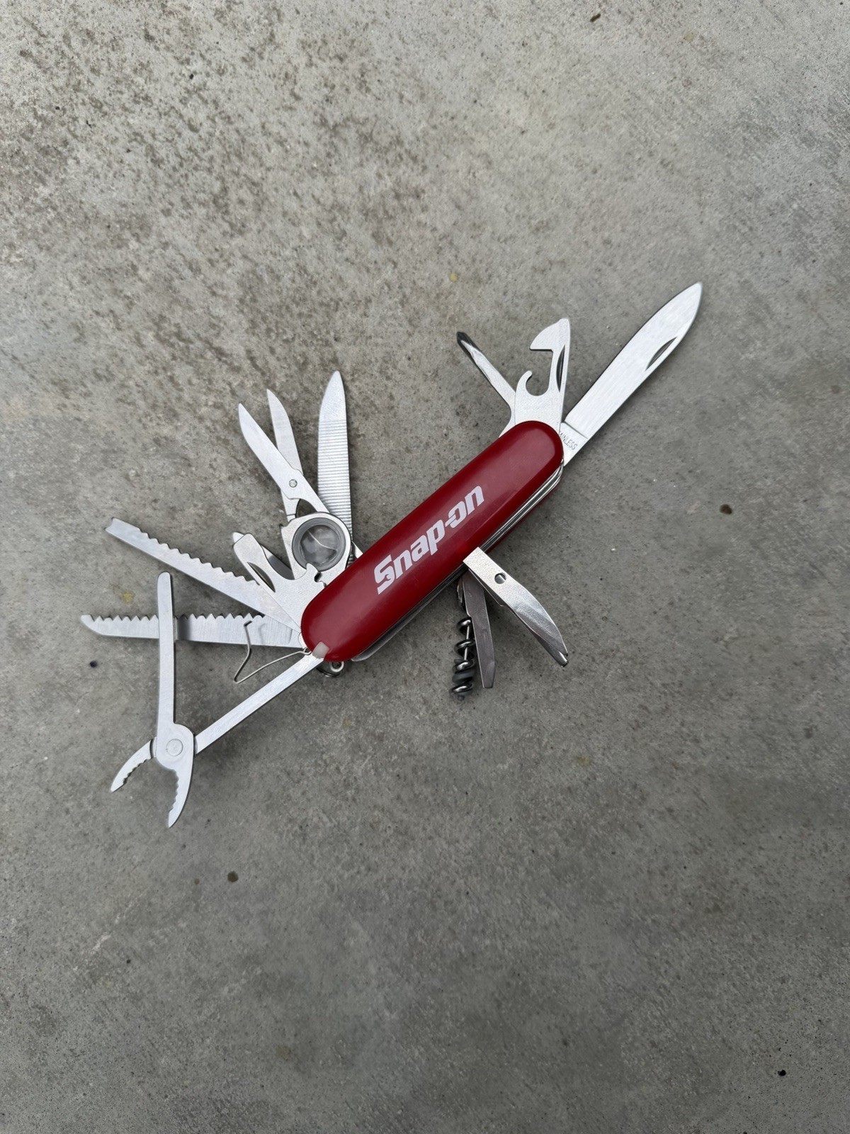 Snap On Tools Swiss Army Tool 25-in-1 Pocket Rescue Multi Tool Snap-On Racing