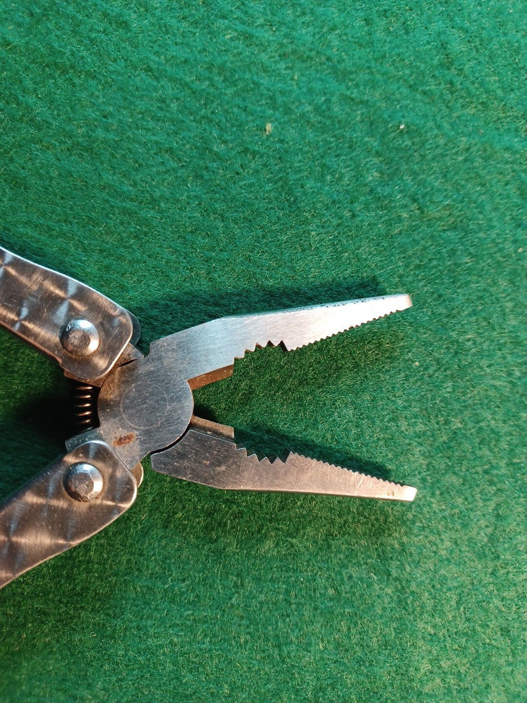 Sheffield no: 12000, 12 In 1 Multi tool