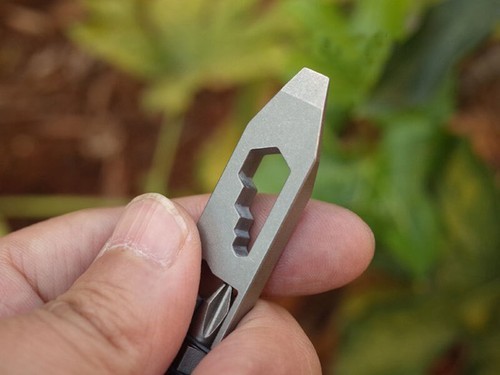 TITANER TC4 Titanium Alloy Keychain Tactical Pry Bar Opener Crowbar Outdoor EDC