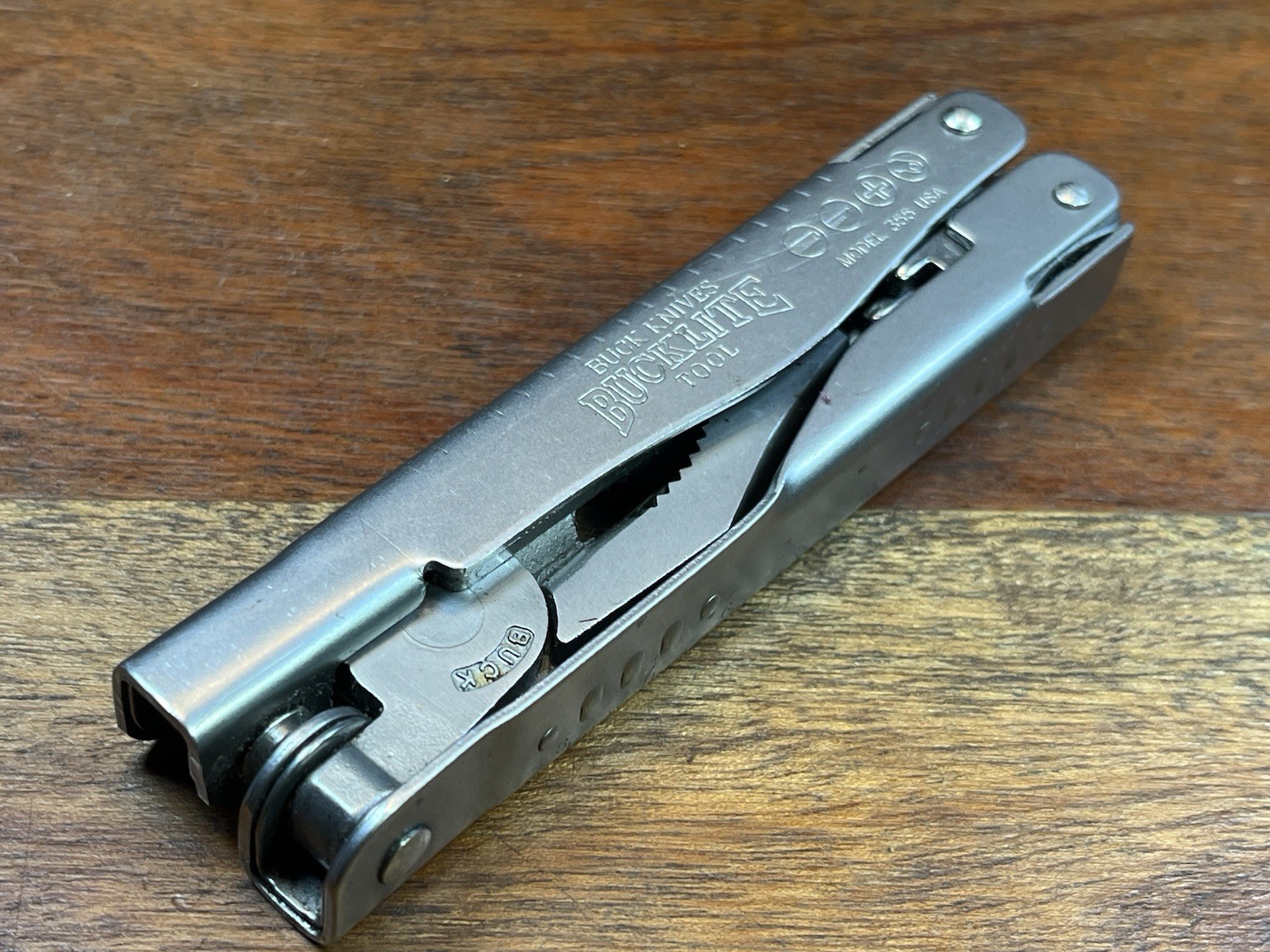 BUCK USA BUCK LITE TOOL 355 MULTI TOOL-w/ NEW SHEATH-RETIRED-COLLECTIBLE
