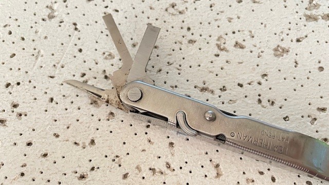 Leatherman SUPER TOOL 200 Stainless Steel Silver Multi Tool Pliers,Knife, Opener
