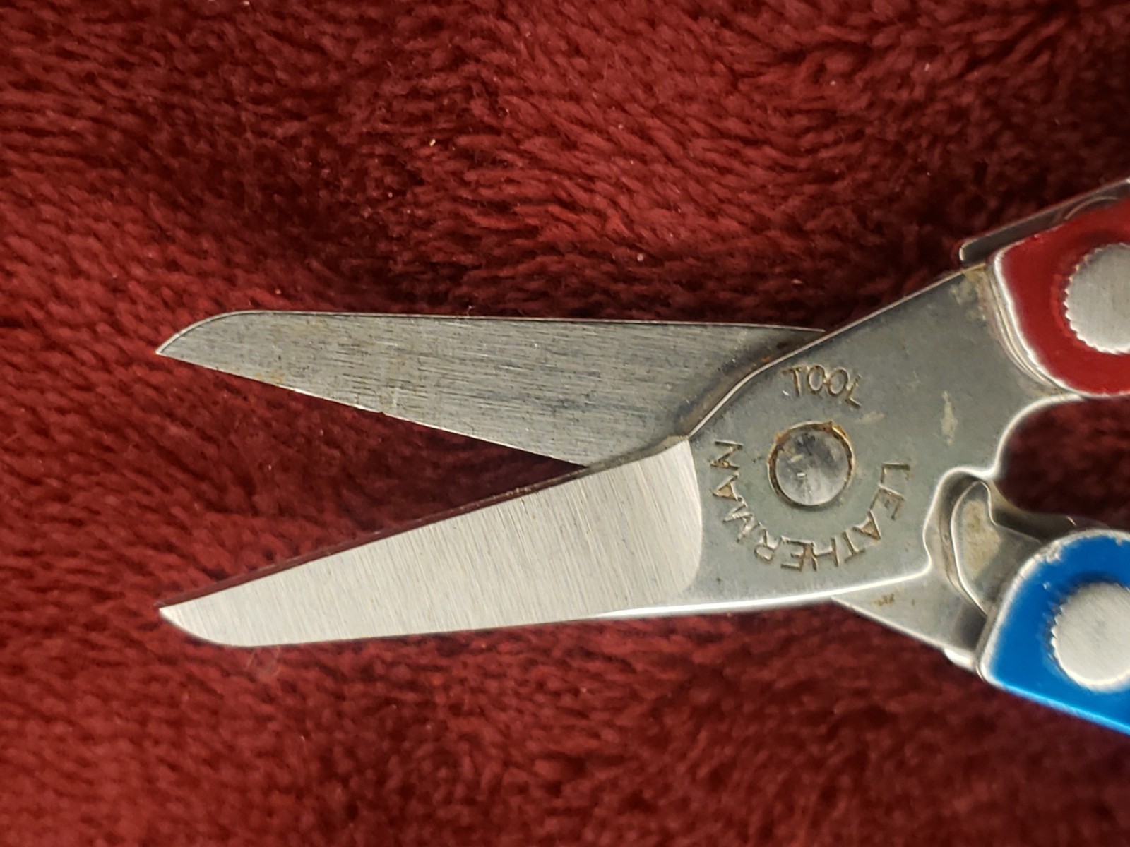 🔪🔪 Leatherman Micra Red Blue Multitool White claw keychain 0121 date code