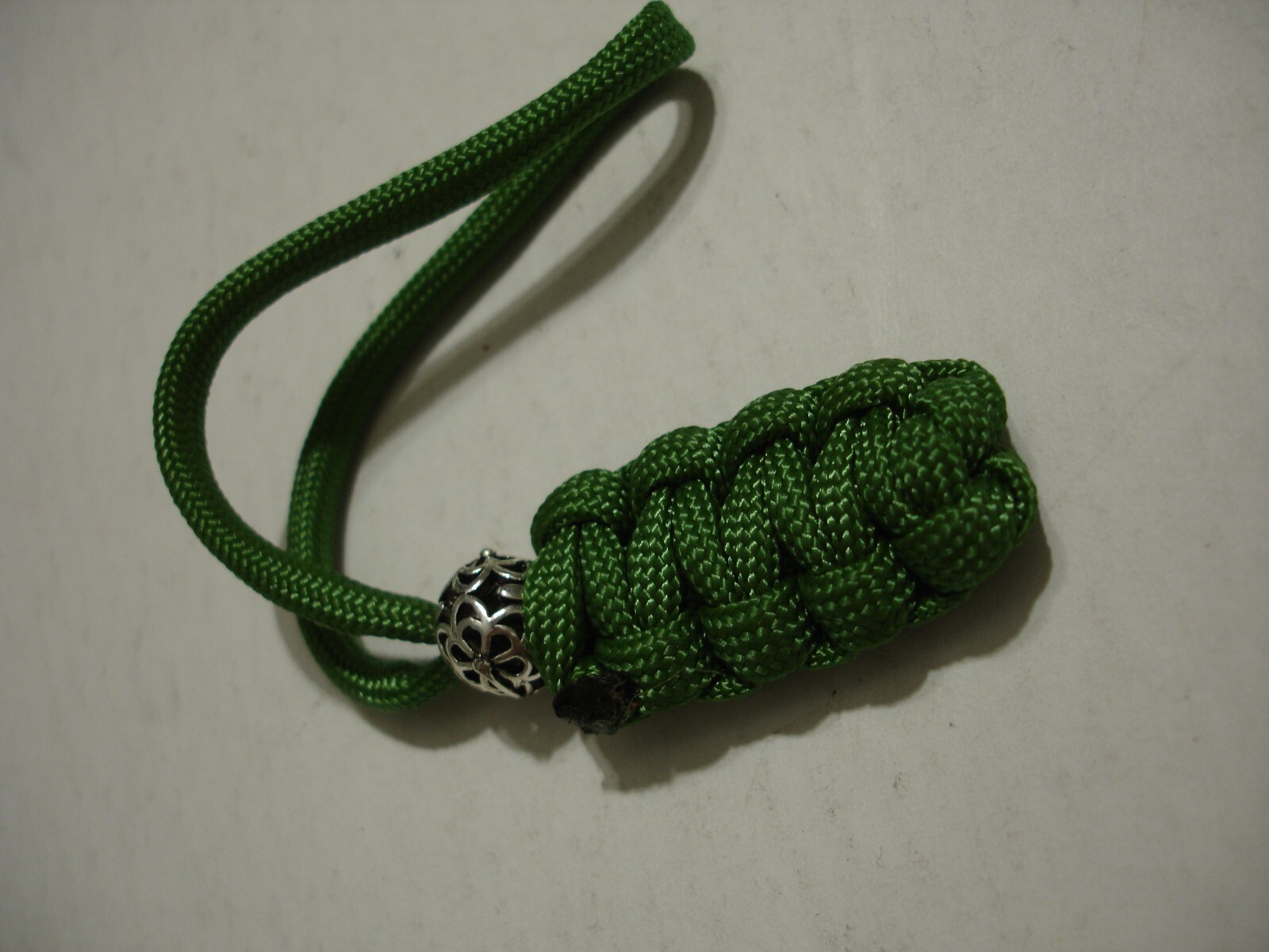 GREEN 550 PARACORD SILVERTONE METAL BEAD KEY CHAIN / KNIFE LANYARD USA MADE NEW