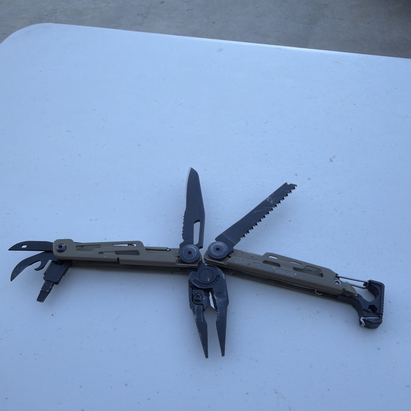 leatherman signal multi-tool Brown And Black No Sheath